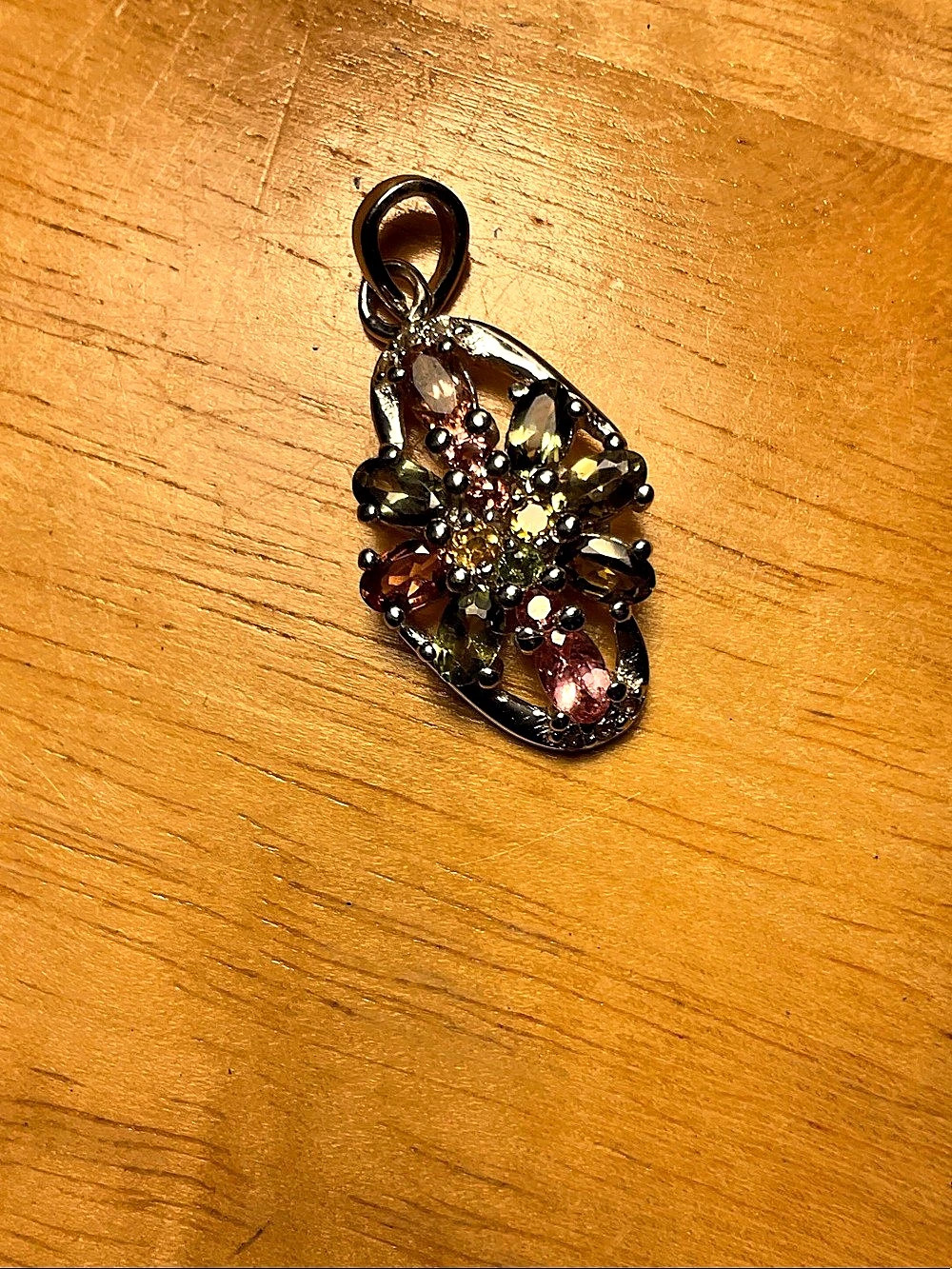 Silver 3.97 grams and tourmaline gem stones 3ct.